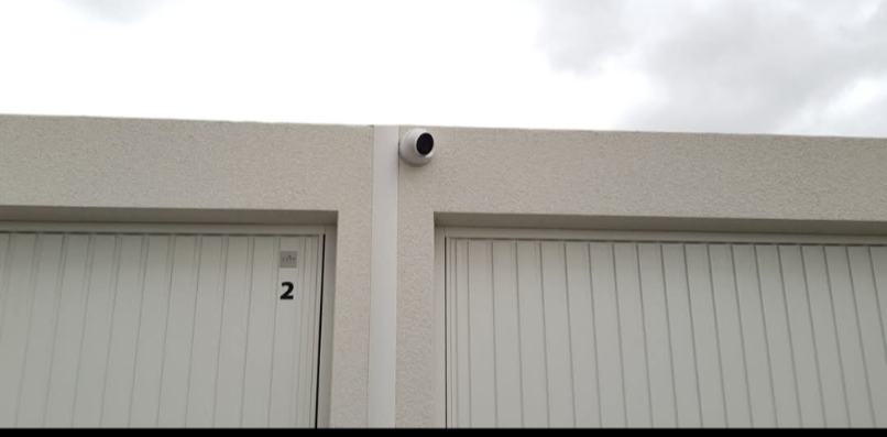 Kamera an Garagenanlage